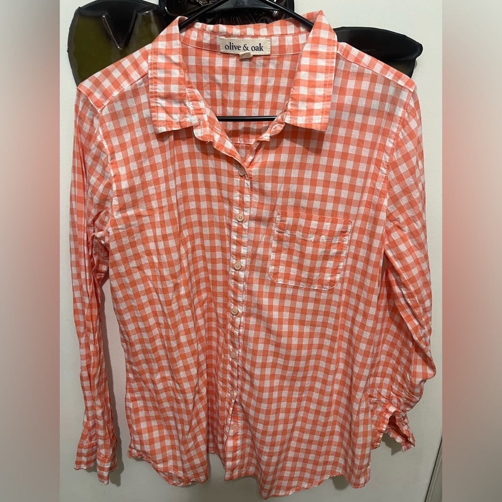 Button down long sleeve women light top